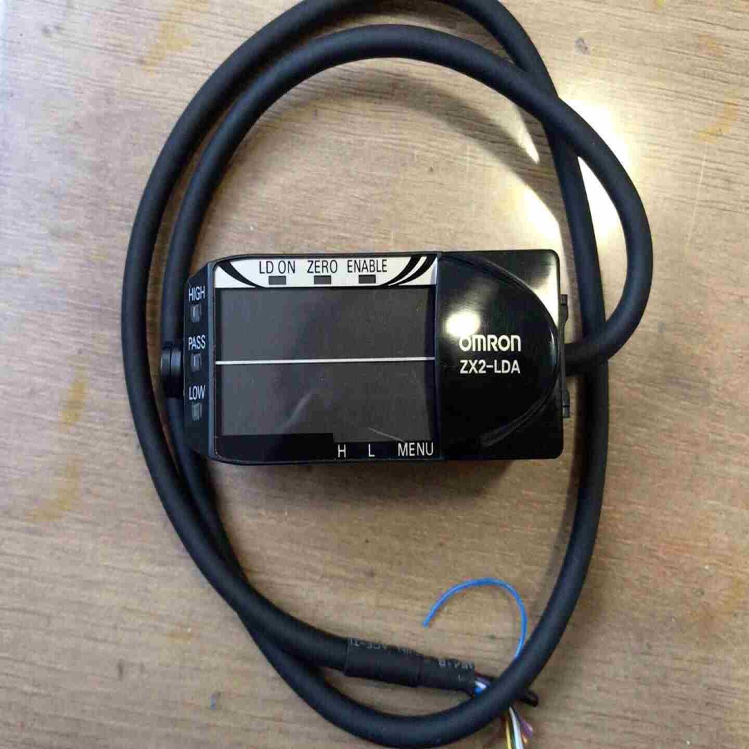 OMRON日本激光传感器ZX2-LDA11议价
