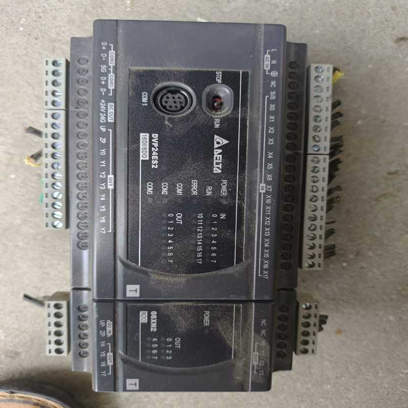 （明明电子）台达DVP24ES200T加附件的一个