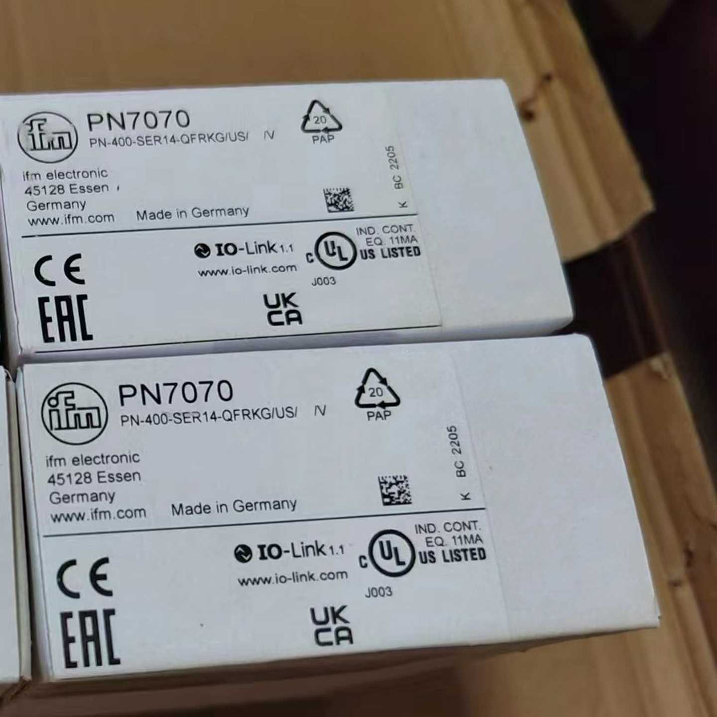询价~[hot]德国IFM/易福门带显示屏的压力传感器PN7070