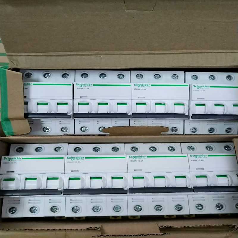 议价iC65N施耐德断路器A9F18306，3PC6A，九九成新