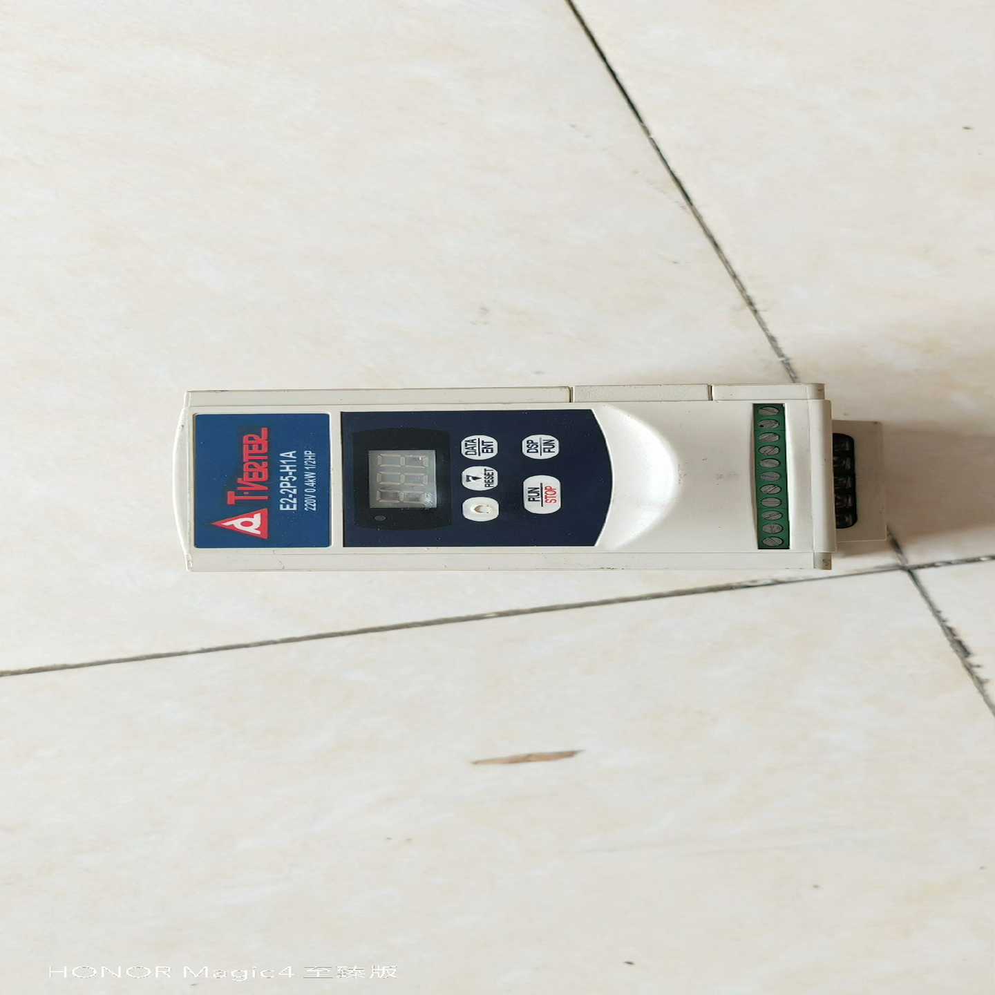 (询价)台安变频器，E2-2P5-H1A，功能无破损，的联系