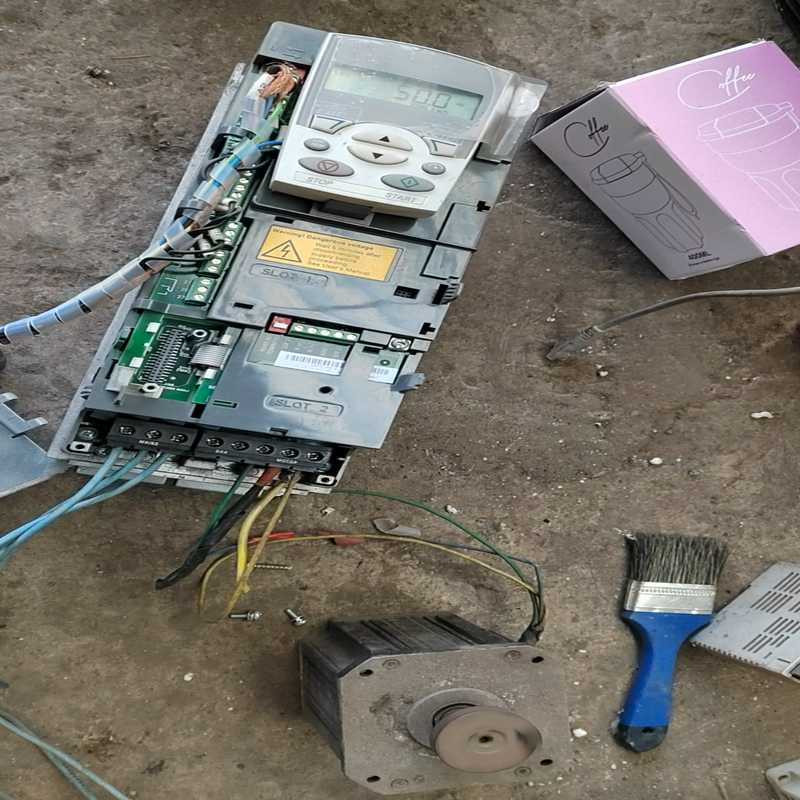 ABB变频器ACS510-01-09A4-4变频器，件，（咳咳电子）