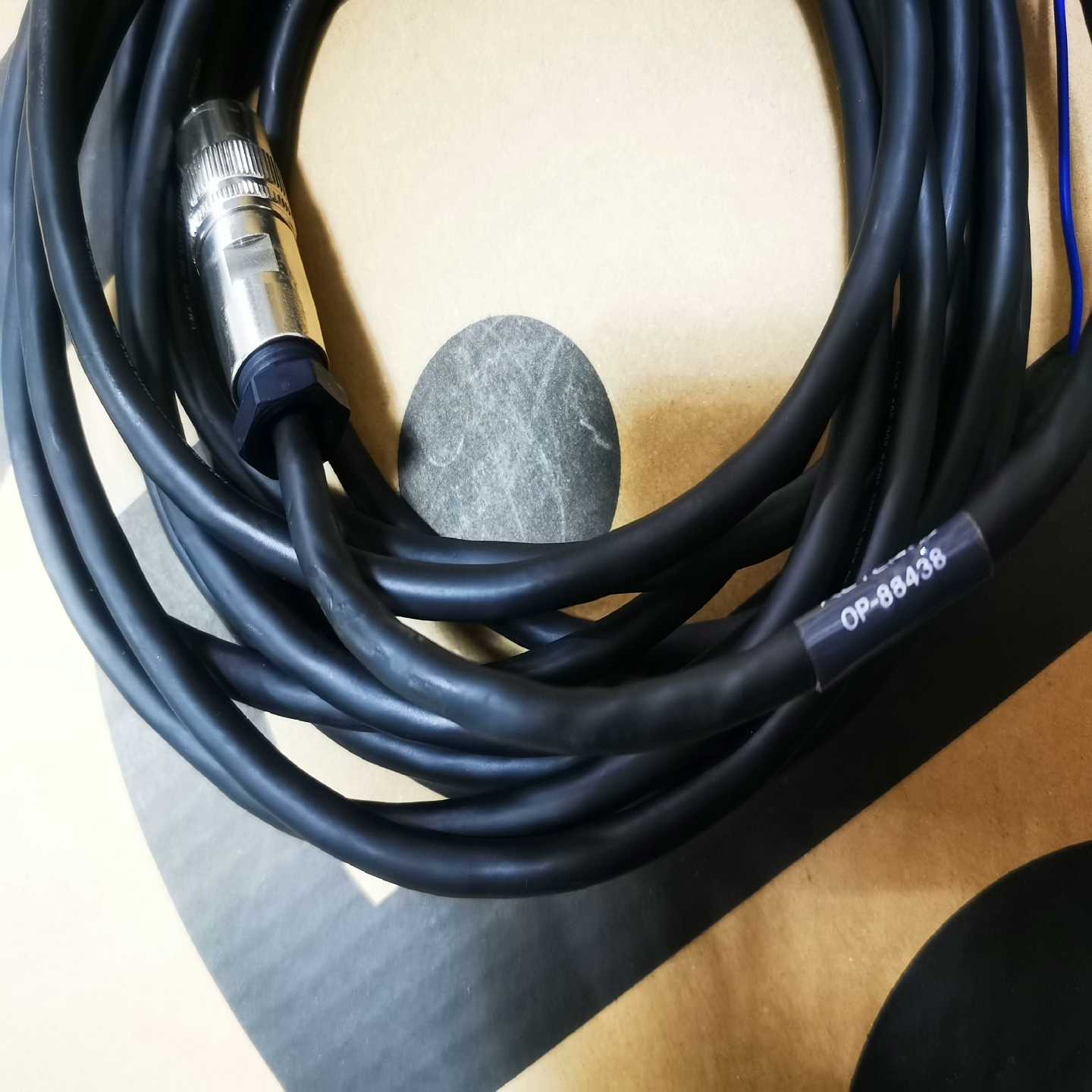 基恩士SR-5000电源线OP-88438，议价[浩蓉商户]