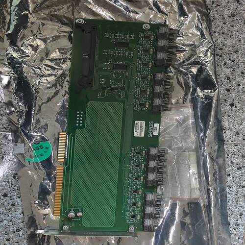 (背呗机械)A1A461D8500M罗宾康高压变频器光纤板实物