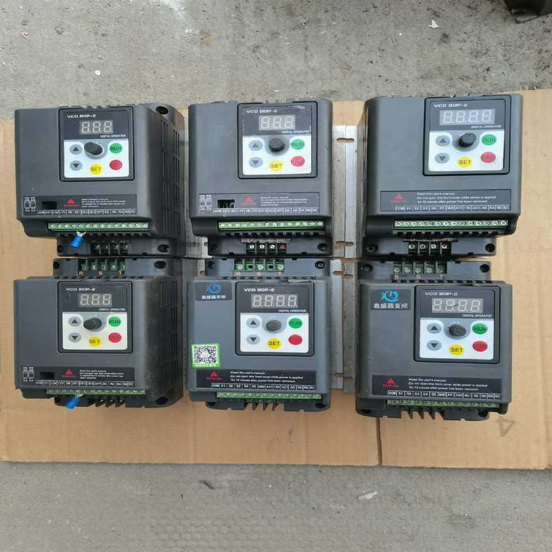 的鑫盛达变频器XSD350-2.2G（gg设备）