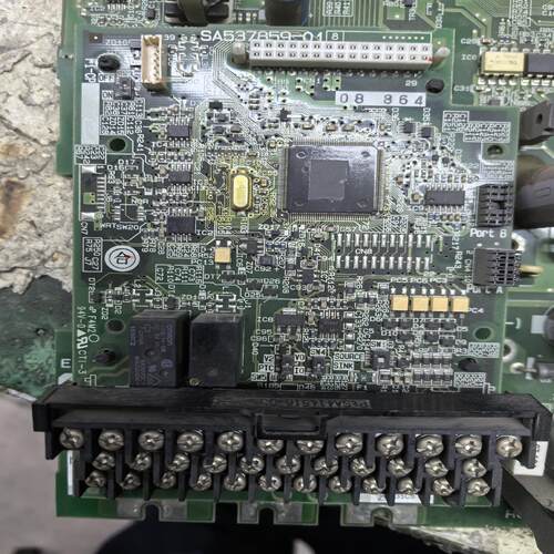 询价~富士变频器F1S主板SA537859-01