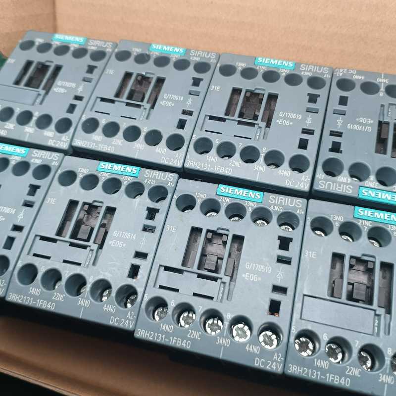 中间继电器3RH2131-1FB40 24VDC~询价