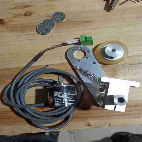 (议价)E6B2-CWZ6C编码器带支架，调试用了一下，基本全