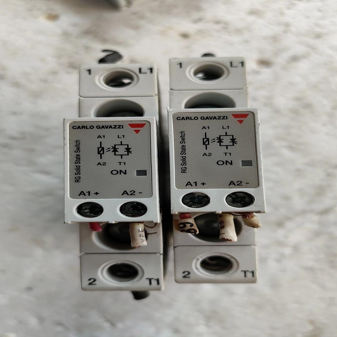 议价~件佳乐固态继电器RGC1A60A20KKE功能完好。