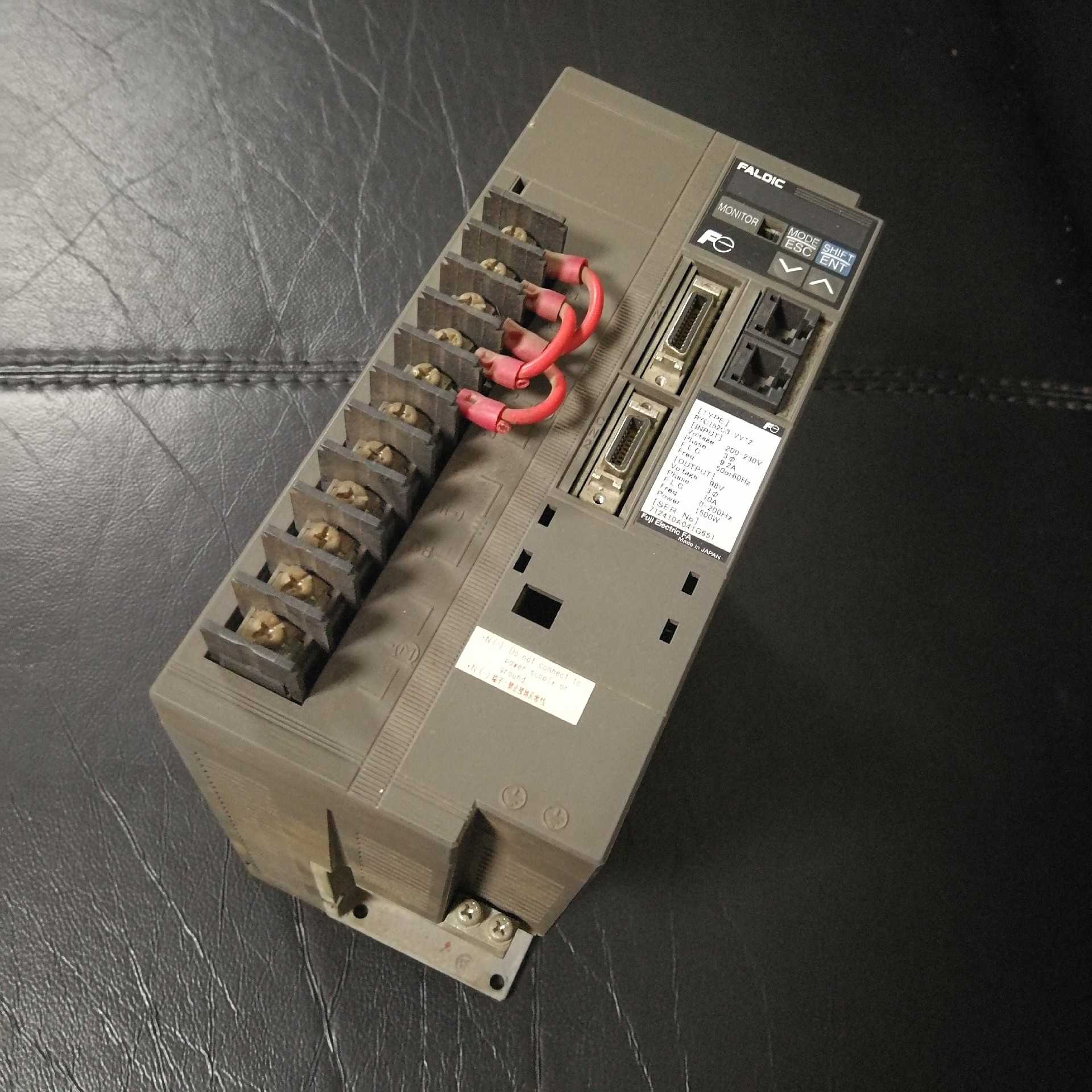富士伺服驱动器  RYC152C3-VVT2 带电机（佳毅工控）