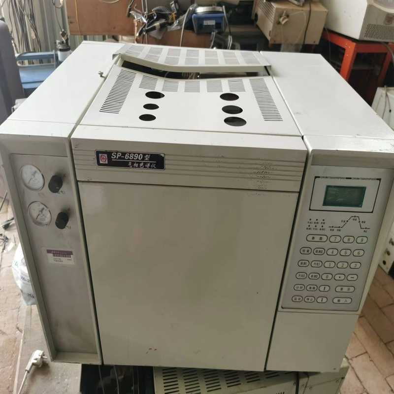 气相色谱仪，鲁南瑞宏sp6890型气相色谱。成色如图，配合通【