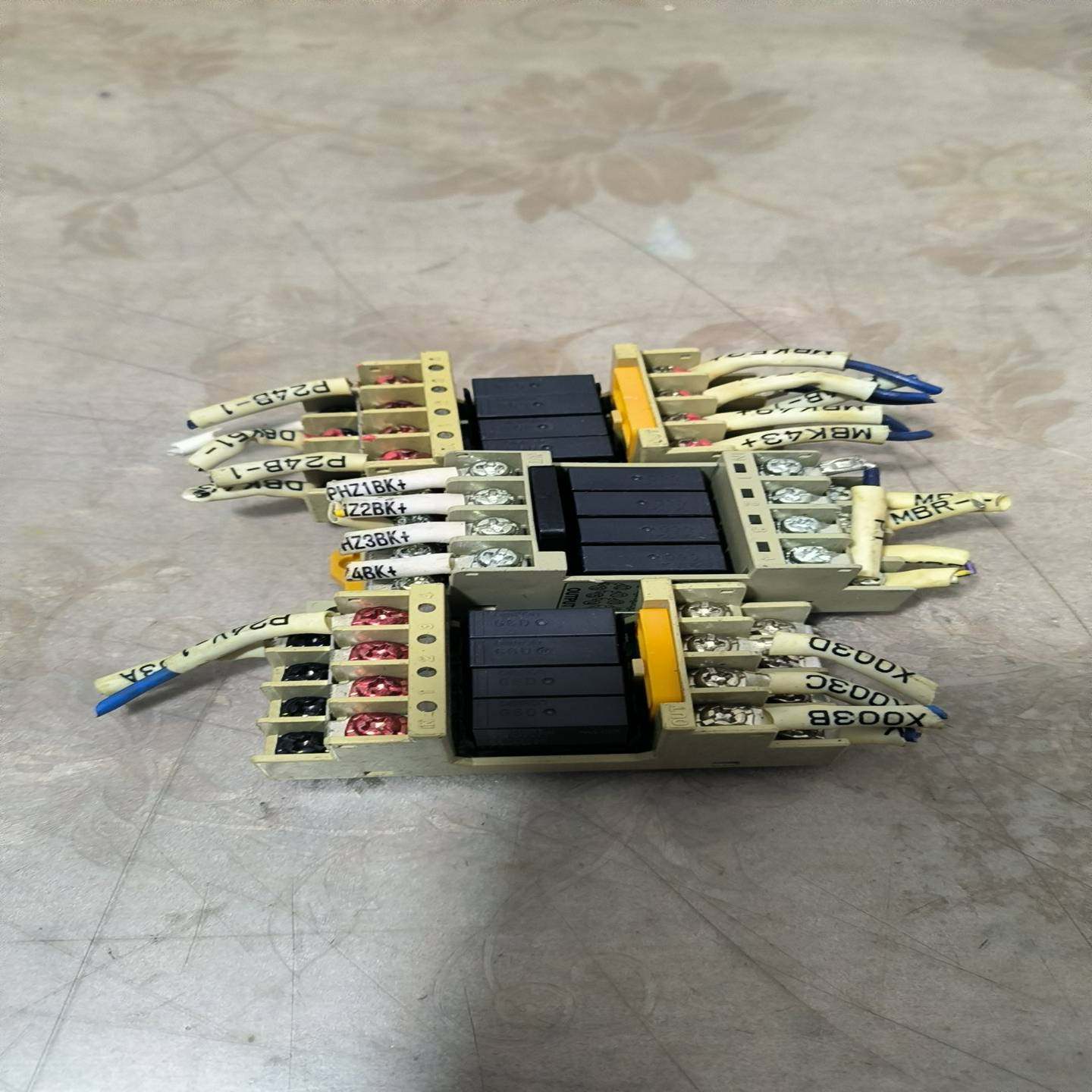 继电器G6D-1A-ASI   DC24V 3组4~询价