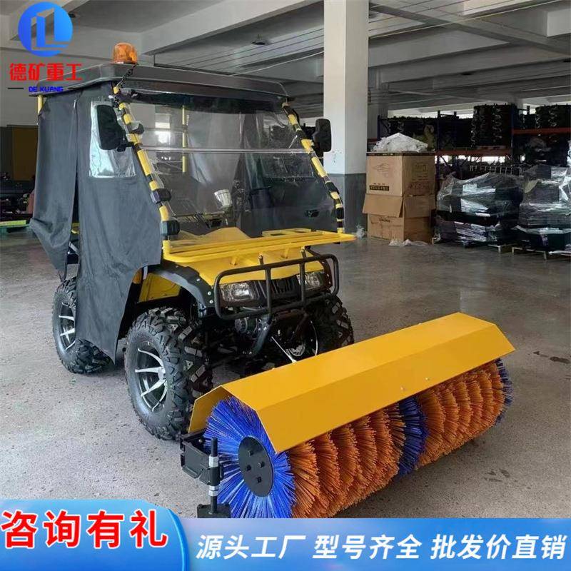 封闭驾驶室扫雪车燃油抛雪机除雪车汽油滚刷电动驾驶式清雪机