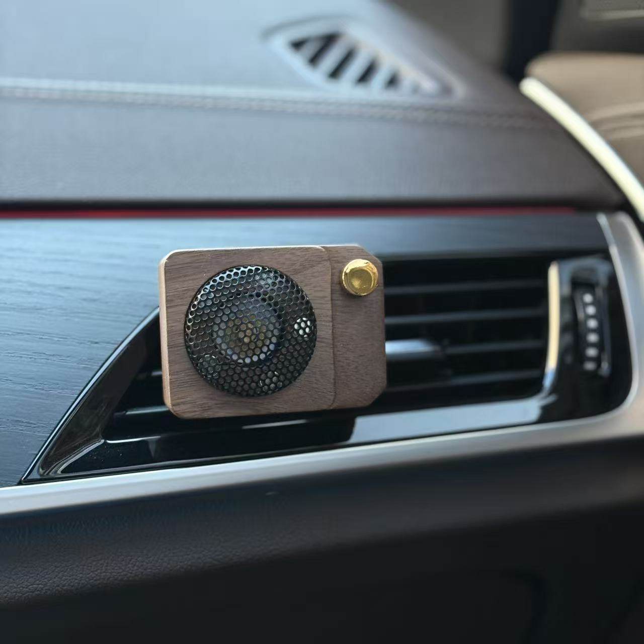 爆款小音箱实木车载扩香器出风口装饰香薰木质车内扩散器设计感