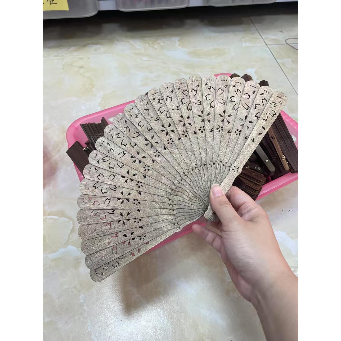 金丝楠木苏扇小叶桢楠中国风折扇实木古风扇镂空雕花走秀素面扇子