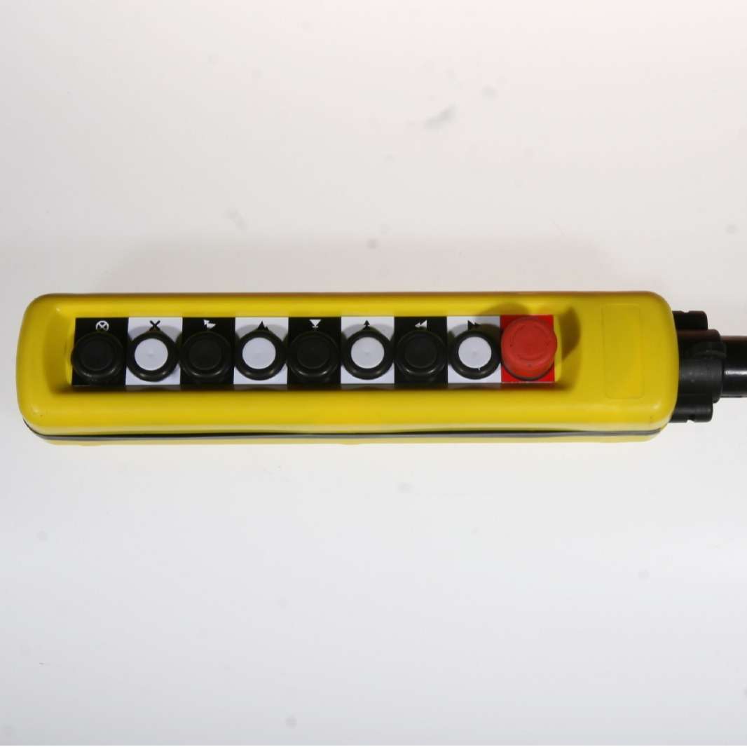 XAC-A8813 带急停8个按钮(每按钮带2NC）起重机控制按钮
