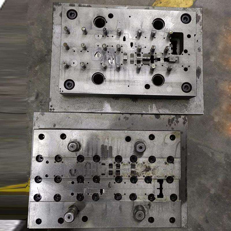 东莞凤岗厂家精密五金弹片冲压模具