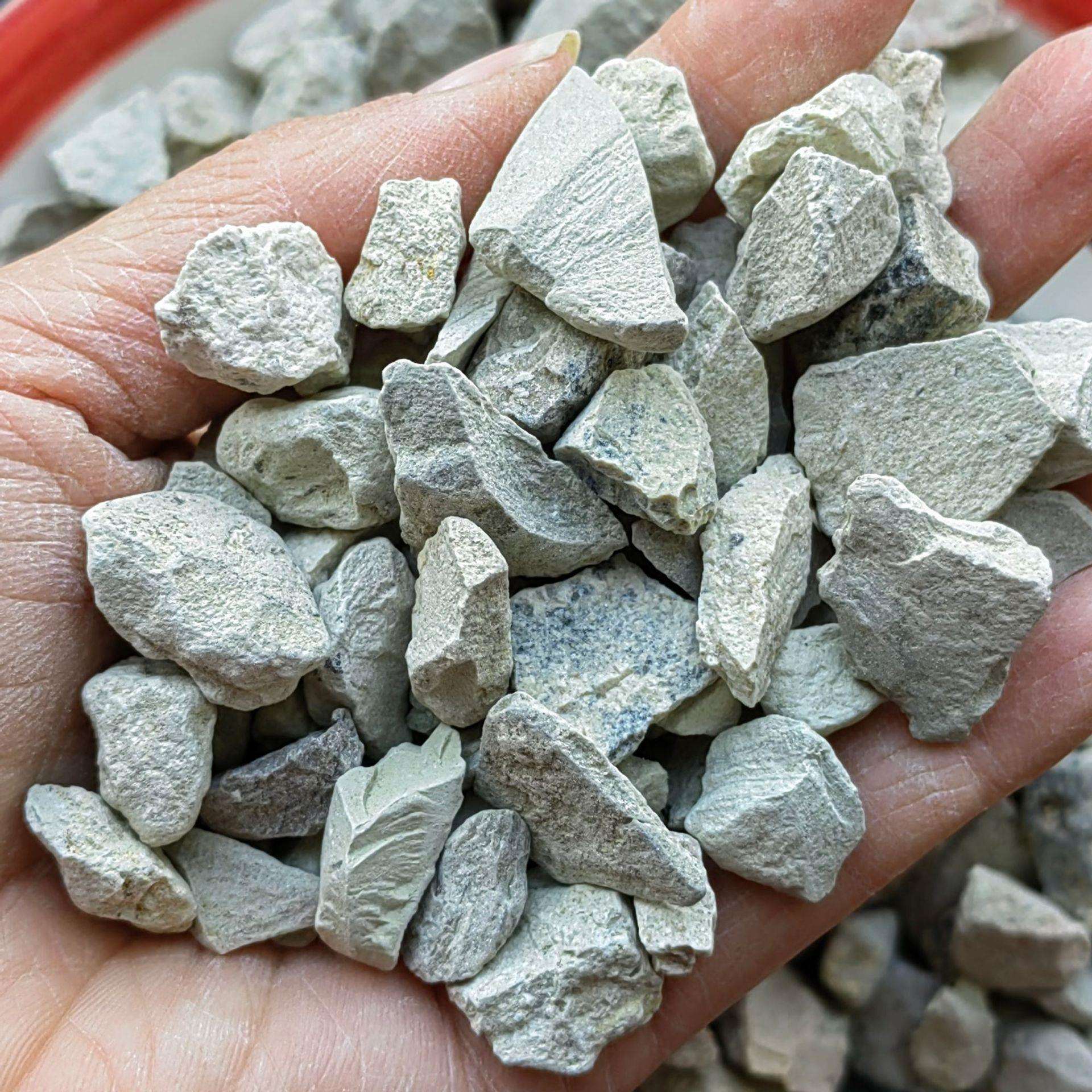 源头厂家沸石多肉绿色白色沸石颗粒园艺栽培植物铺面沸石滤料