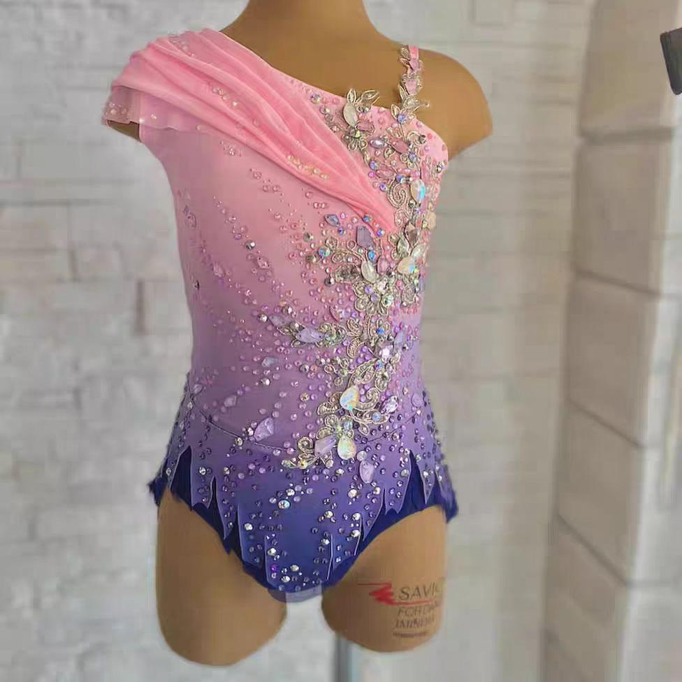 左媄艺术体操儿童成人专业比赛