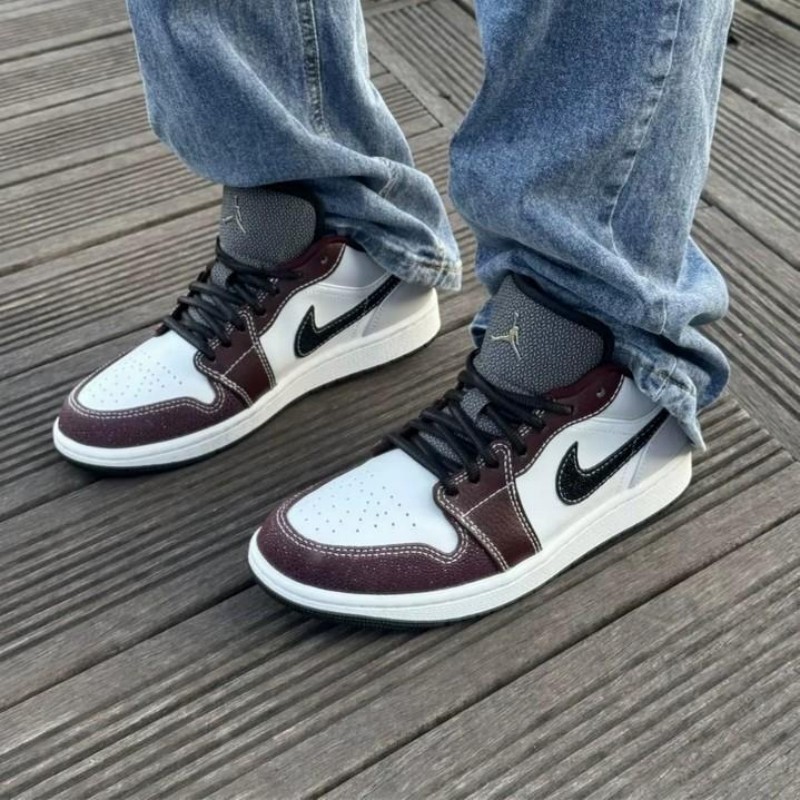滔搏NIKE耐克男子AIR JORDAN 1低帮舒适运动休闲篮球鞋IZ5846-101