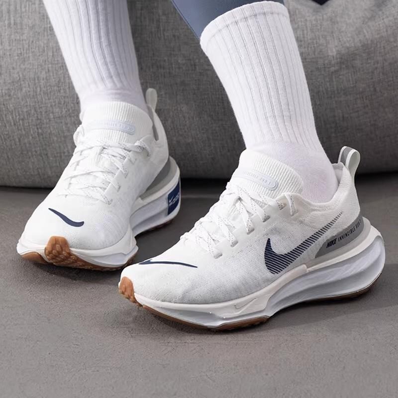 滔搏NIKE耐克女鞋OOMX INVINCIBLE RUN FK 3运动跑步鞋DR2660-107