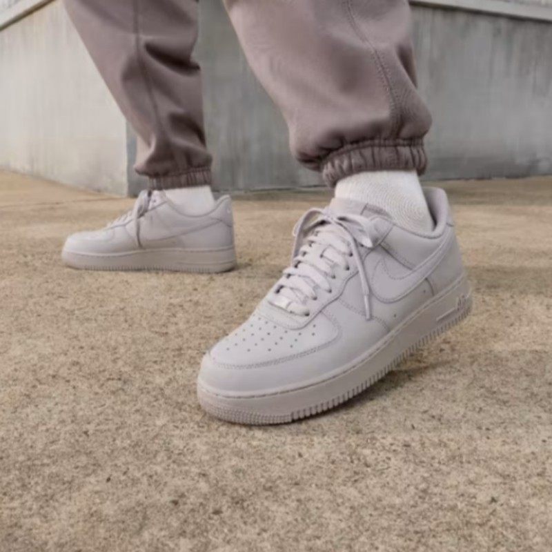 滔搏NIKE耐克男鞋AIR FORCE 1 '07运动休闲鞋IH1698-001