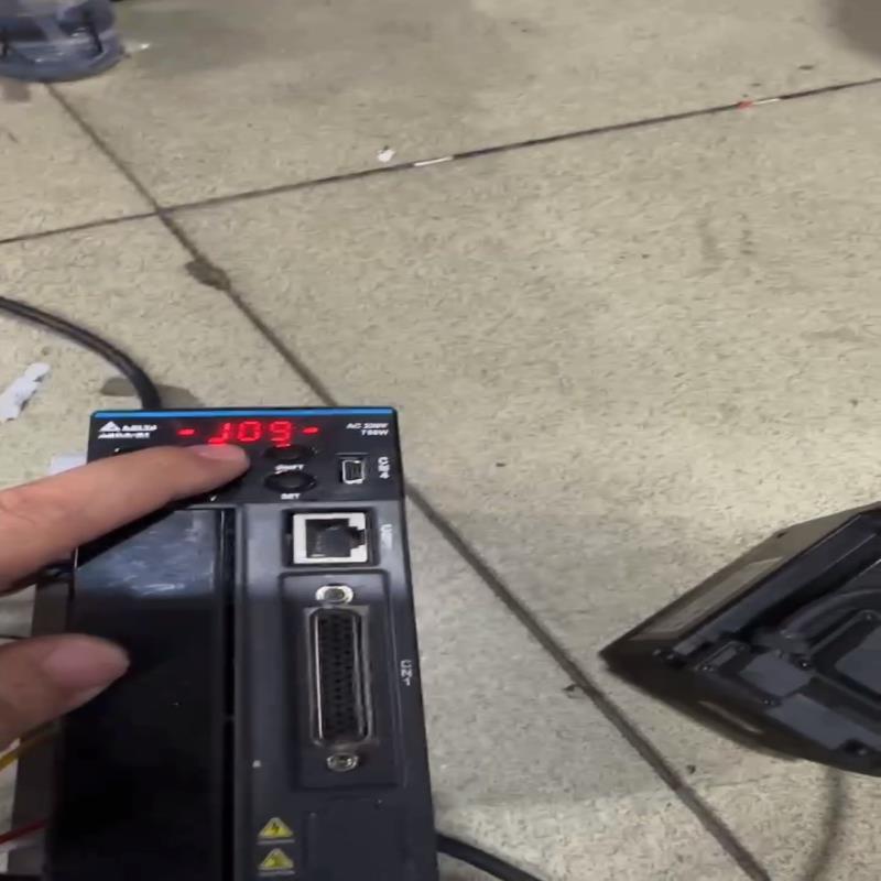 台达伺服电机B3系列750W驱动器ASD一B3一0721一（瓠子电子）