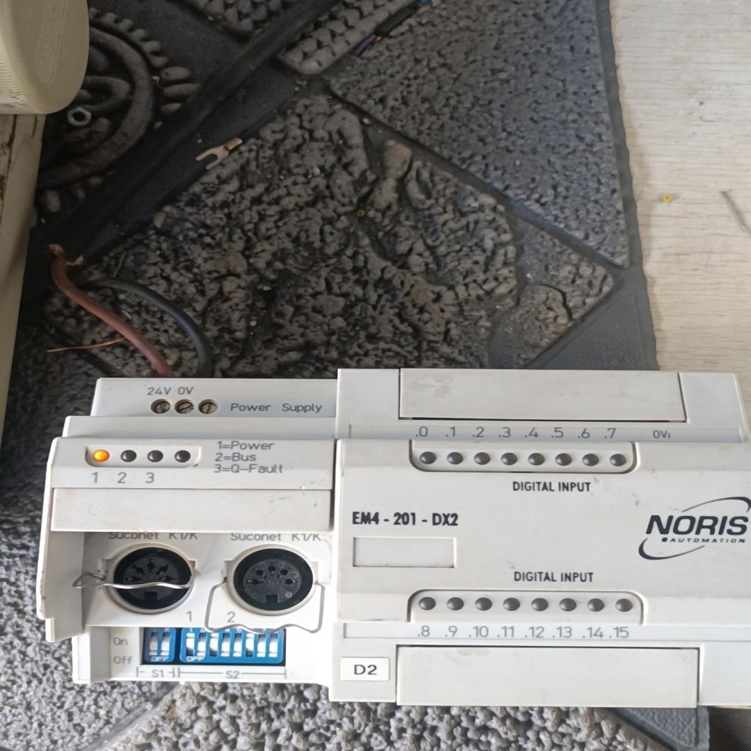 NORIS  PLC型号EM4-201-DX2功能正常【南风商行】