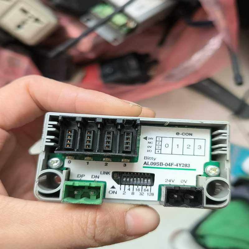 日本/Anywire型号A09SB-04F-4Y283进口信--议价商品