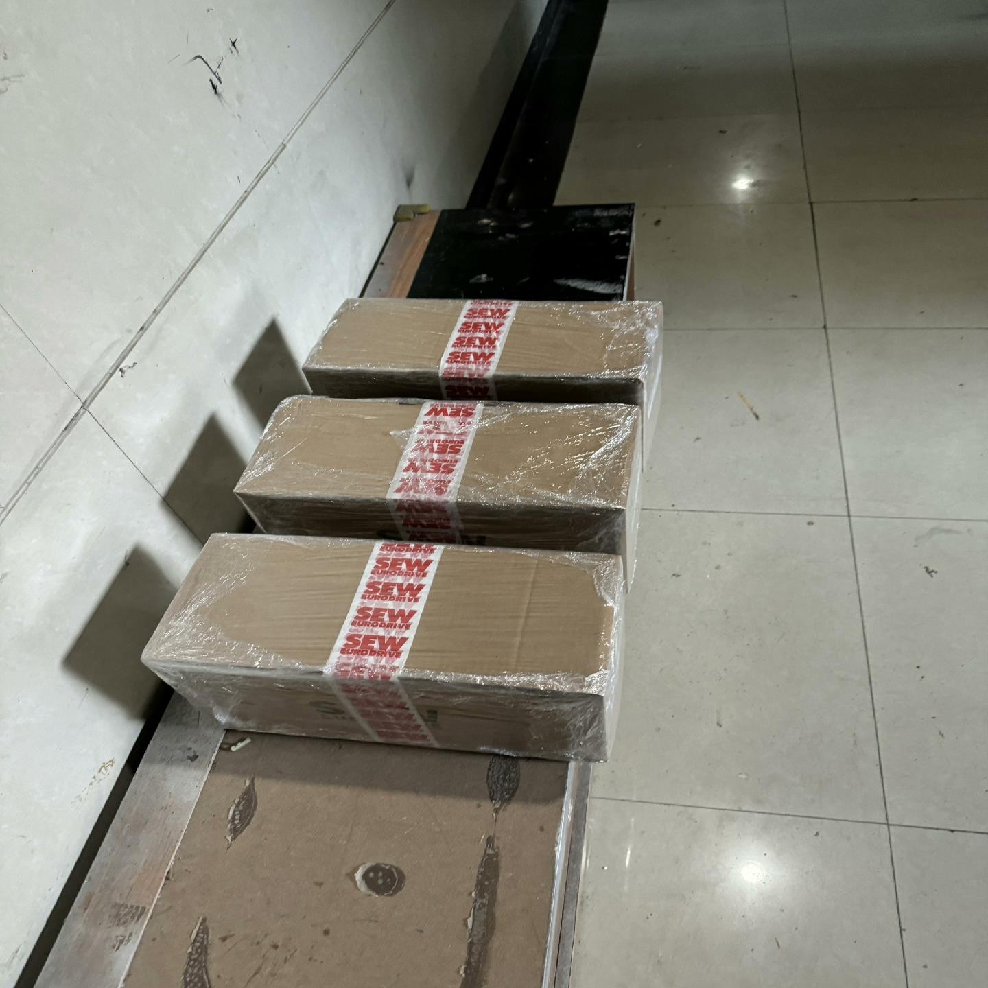 sew伺服电机DFS56L/TF/RH1M/SM11 (Fr（佳毅工控）