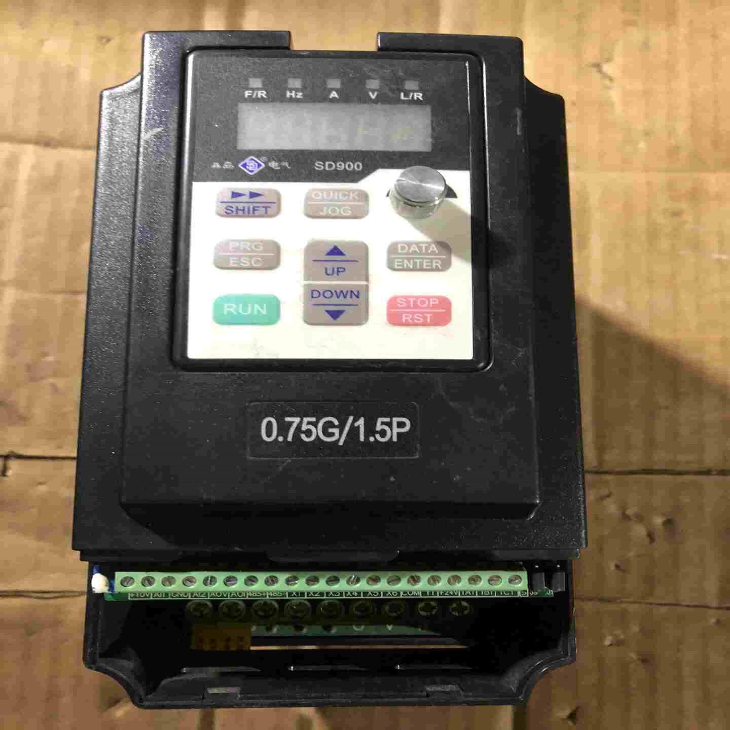 SD900-4T0007G/0015P 森岛变频器，的，~询价