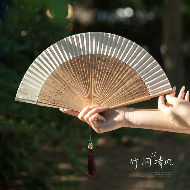手工扇子适用居家纯色绫绢扇面折扇镂空全竹扇便携折叠扇 便
