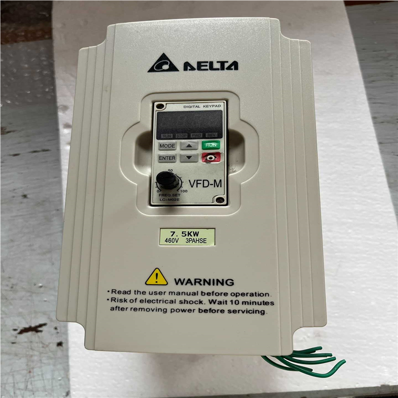 询价~变频器7.5KW VFD075M43A ，实物拍