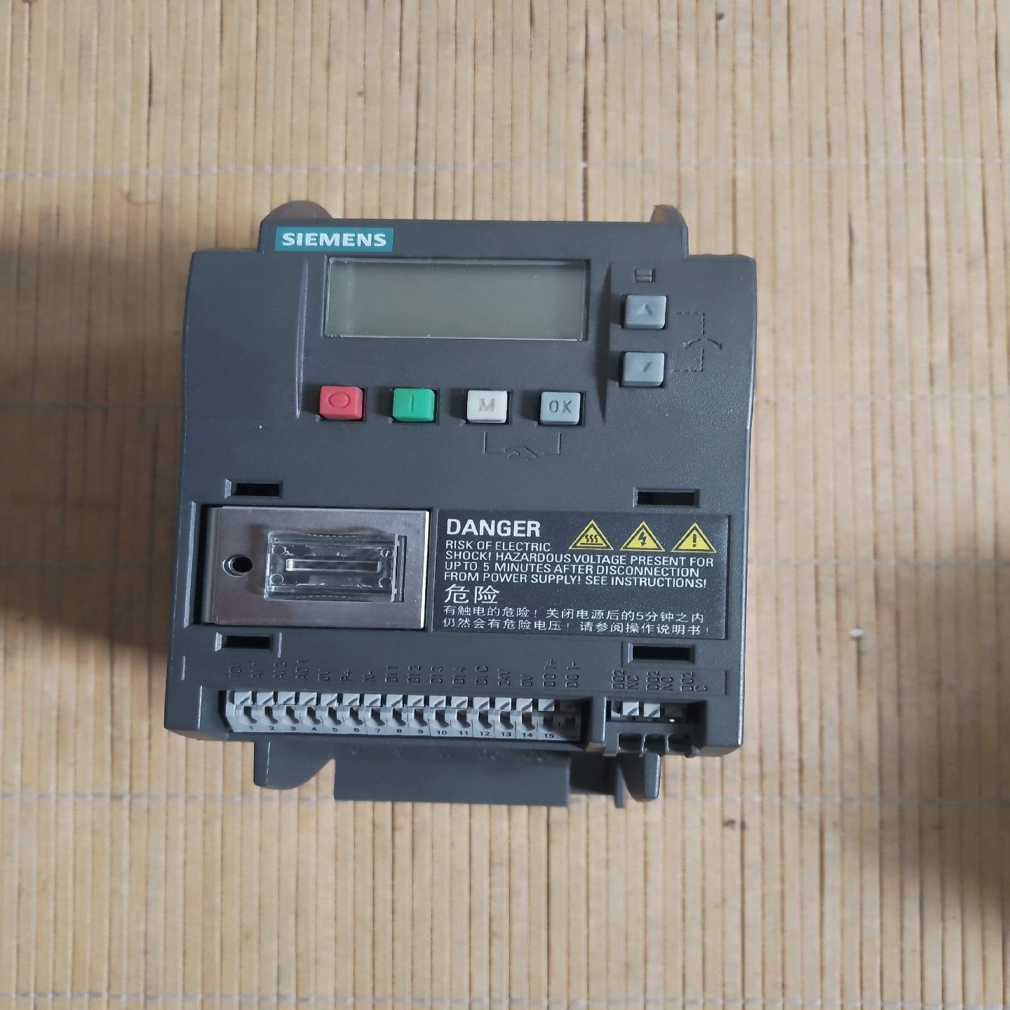 变频器V20三相输入2.2kw，，提供技术支持~询价