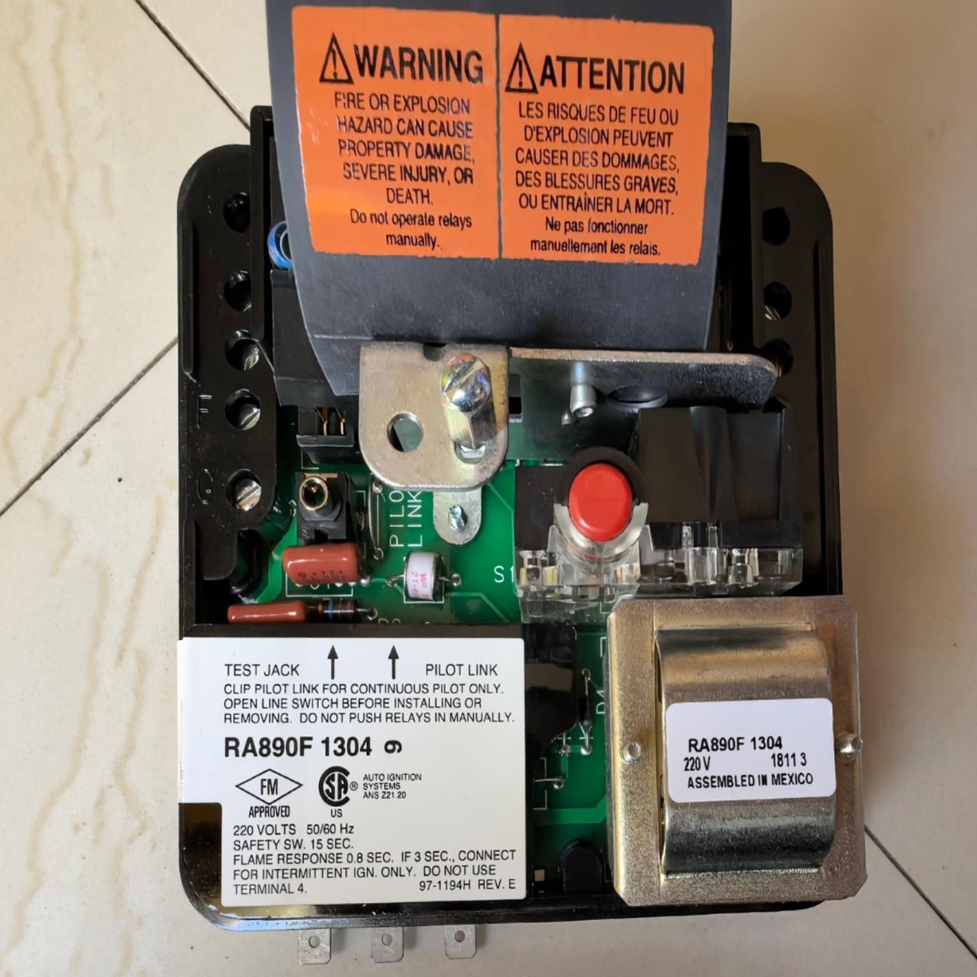 出售霍尼韦尔RA890F 1304点火控制器，220V，50一议价商品