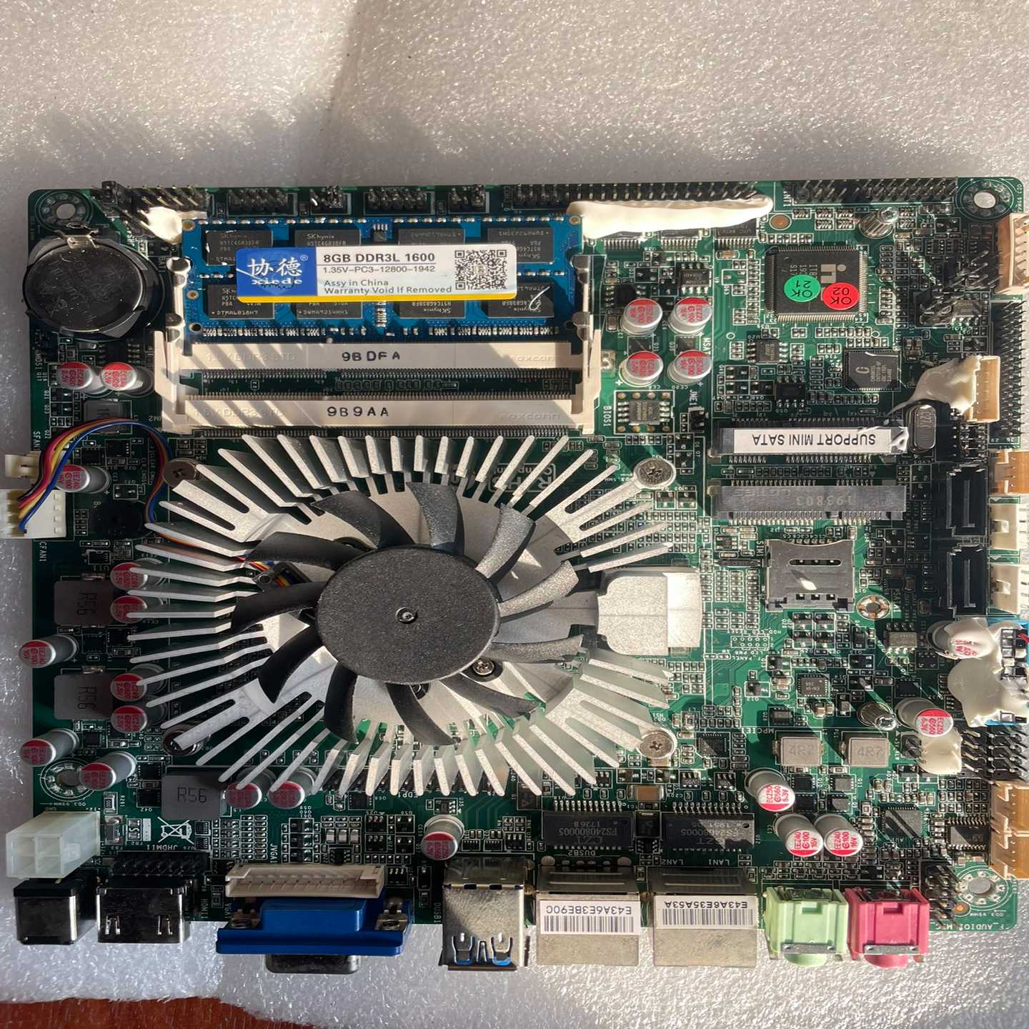 G428-H集成工业主板 CPU i5-4200H 内存8G（豆豆设备）