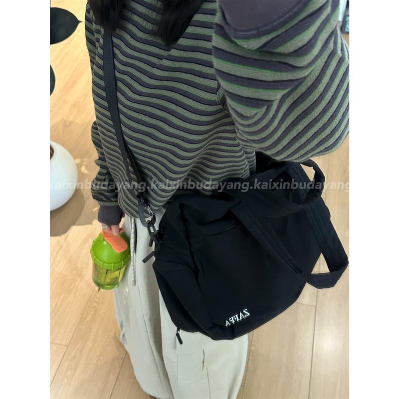 【开心不打烊】大容量短途旅行包单肩斜挎运动健身包轻质手提包