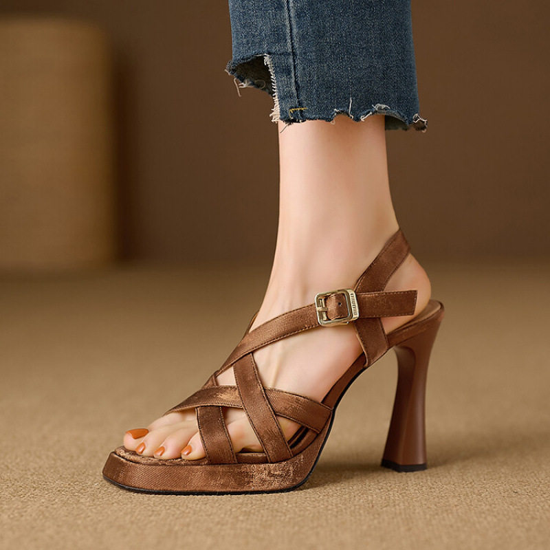 小个子编织高跟鞋女2025夏季新款真皮镂空防水台方头粗跟罗马凉鞋