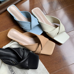 女踩屎感cao柔韩版 仙气飘飘 羊皮小猫跟中跟拖鞋 新款 凉拖 2023夏季