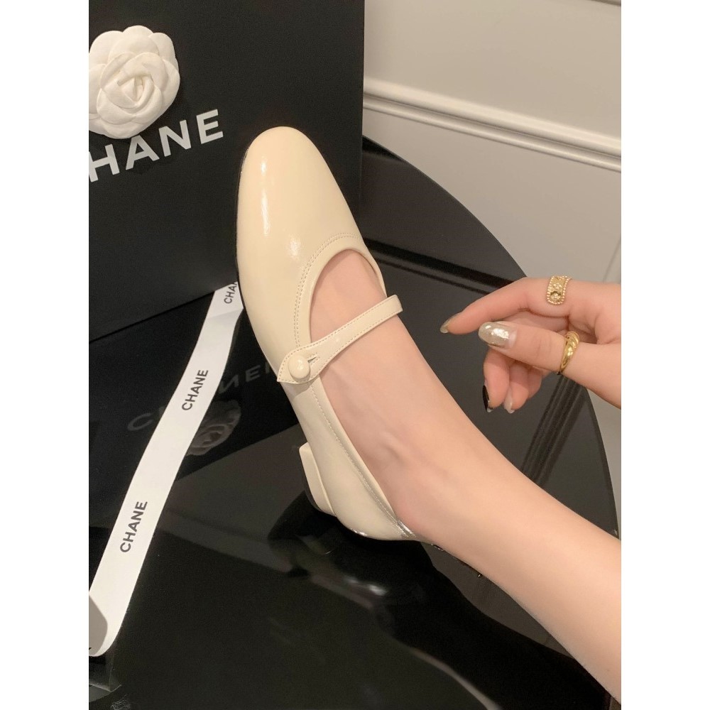 仙女风温柔米白色玛丽珍小皮鞋一