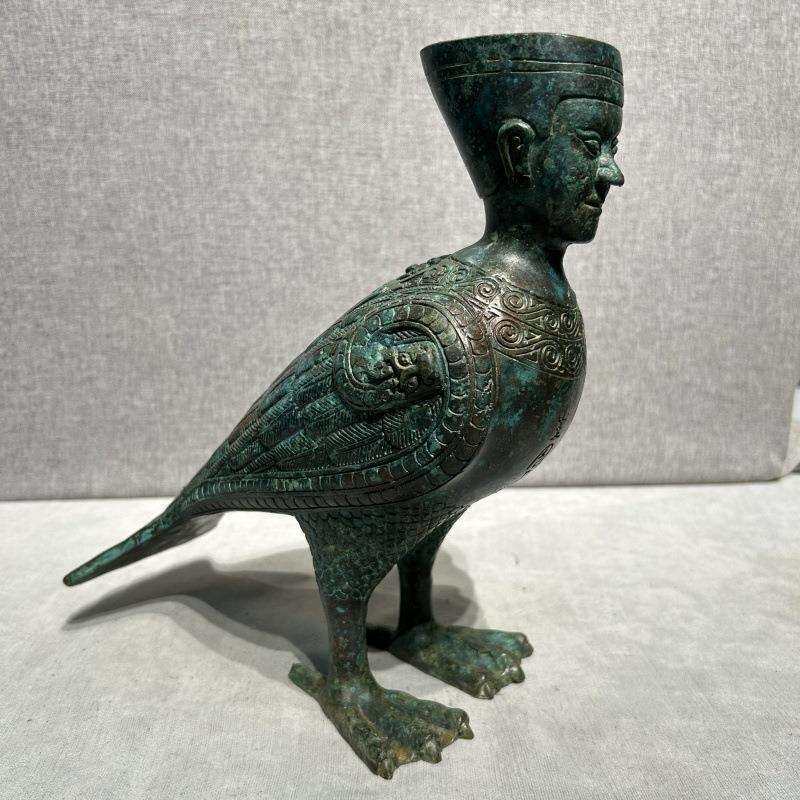 人面鸟尊仿古青铜器家居装饰古典工艺品艺术品收藏摆件