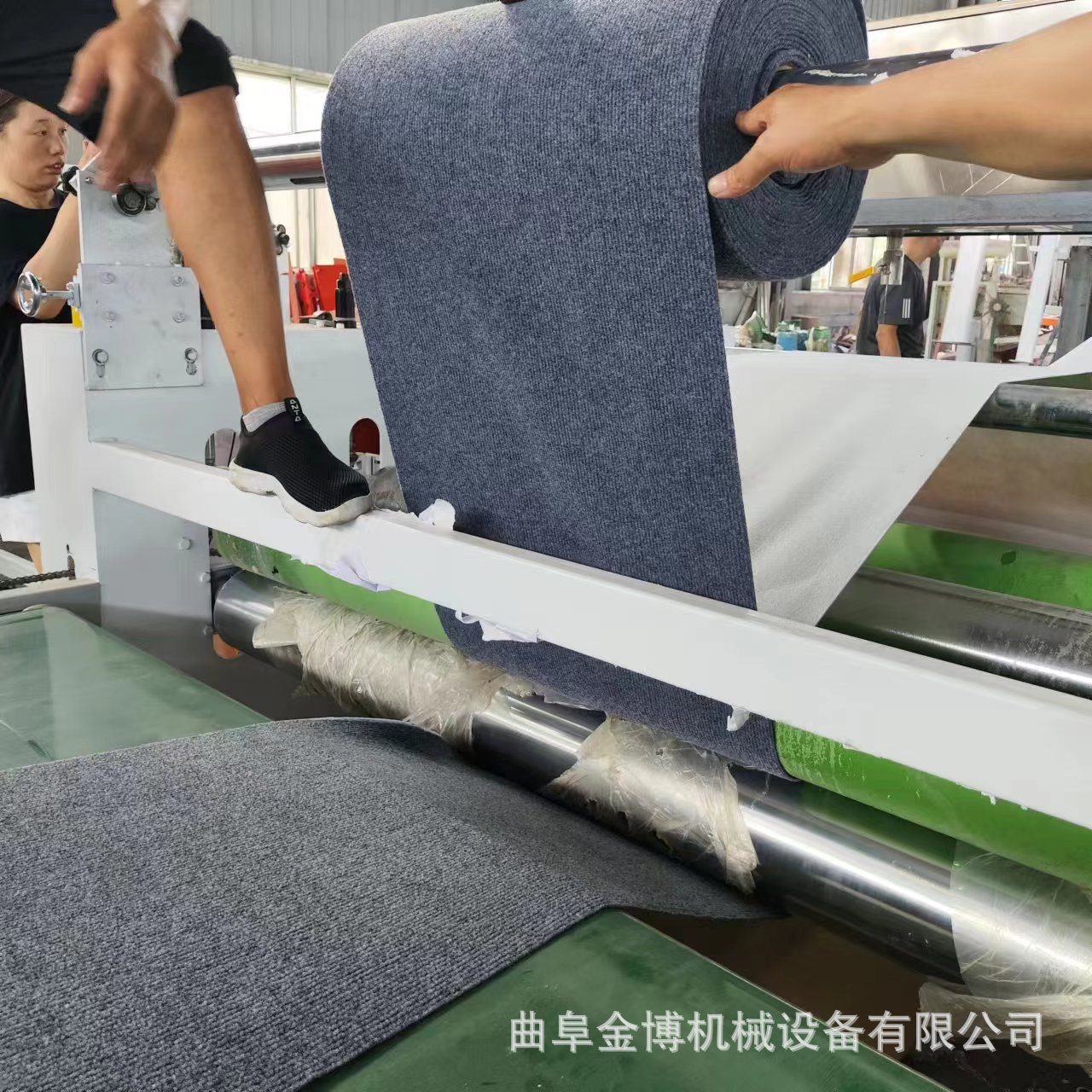 PVC防滑地垫复合机 膜上涂胶卷对卷平贴机 橡胶地垫隔音垫复合机