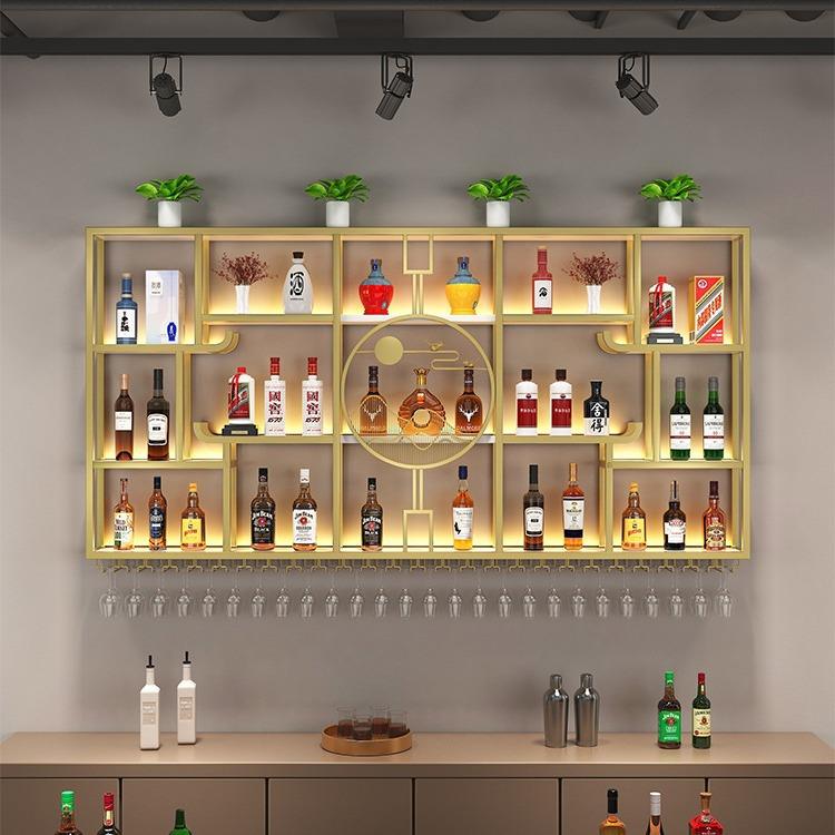 酒吧吧台酒柜壁挂餐厅墙上铁艺带灯展示架工业风酒架置物架壁挂式