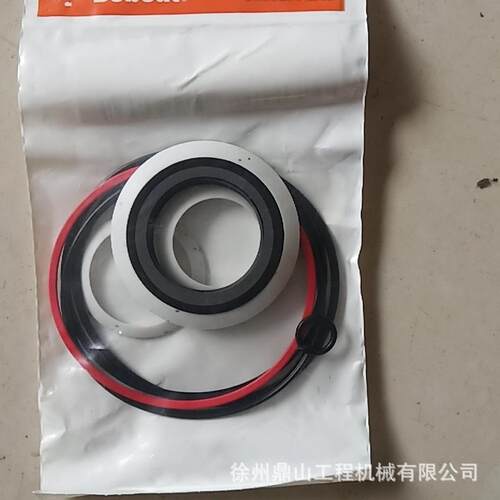 山猫S770 S750 S550滑移装载机清扫器马达修理包7008572