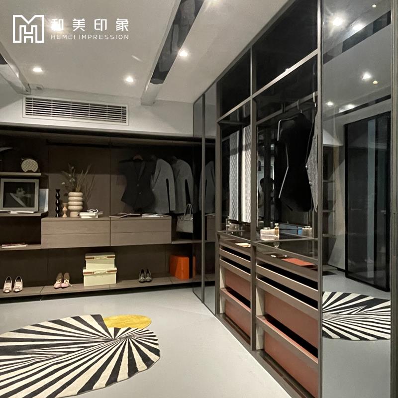 成都衣帽间定制衣柜定做卧室整体轻奢玻璃门走入式衣帽间全屋定制