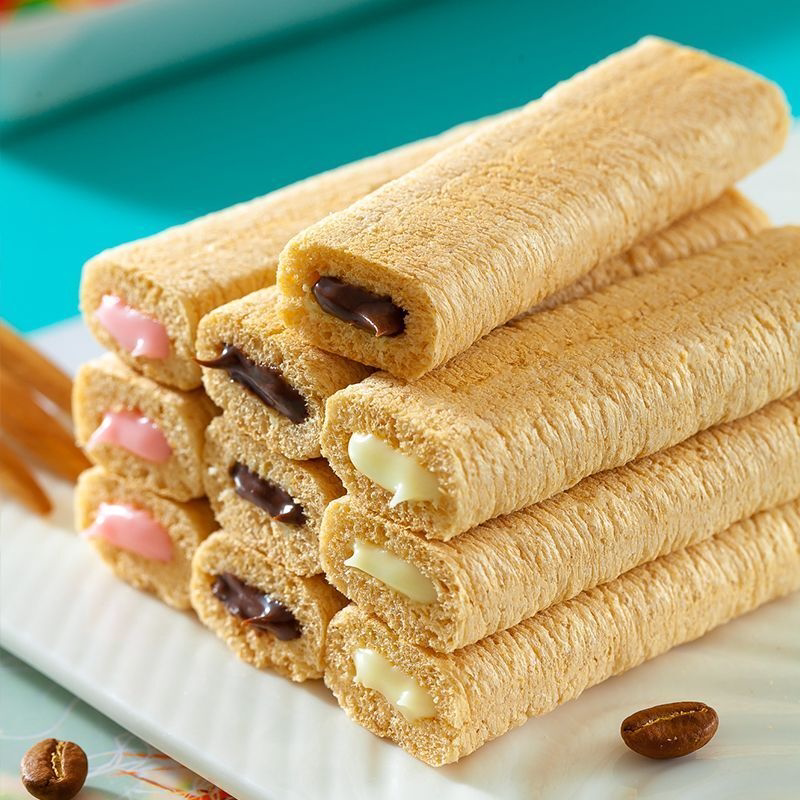 夹心巧克力牛奶棒休闲网红草莓味威化饼粗粮代餐网红休闲零食批发