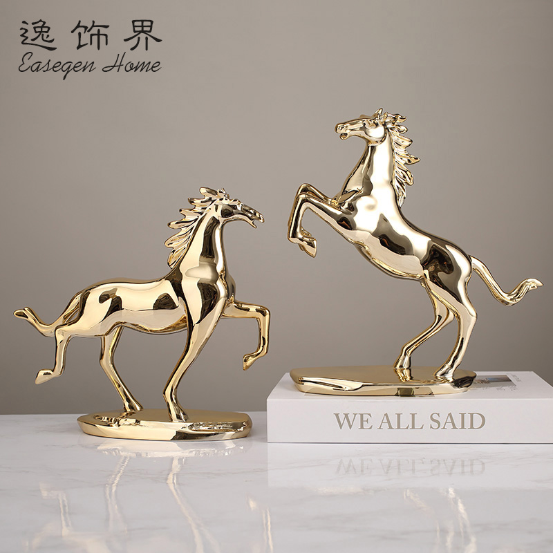 轻奢骏马办公室摆件高档桌面x装饰书房书柜工艺品马到成功开业礼
