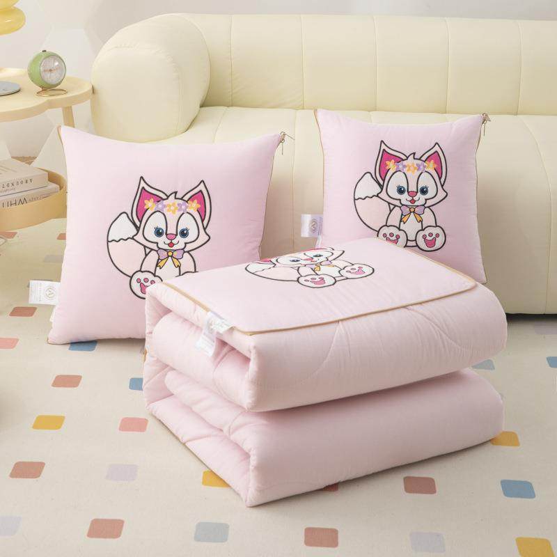 全棉13372密度抱枕被四周踩棉设计卡通贴布绣靠垫被