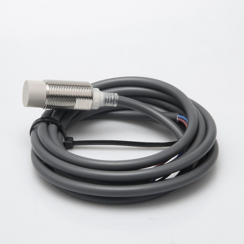 电感式接近开关E2E-X5E1/X10ME1/MY1/F1/X7D2/X14D金属感应传感器