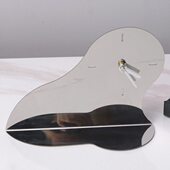 现轻奢湖泊镜面时钟创意摆件样板房间居家客厅卧室桌面软装 饰品